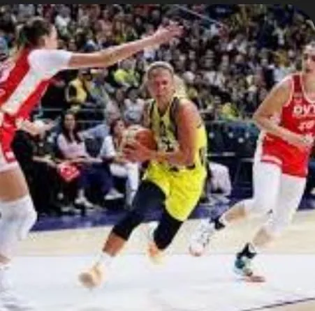 Fenerbahçe Opet’ten İtalyan Takımı Tarihi Fark: 48 sayı!