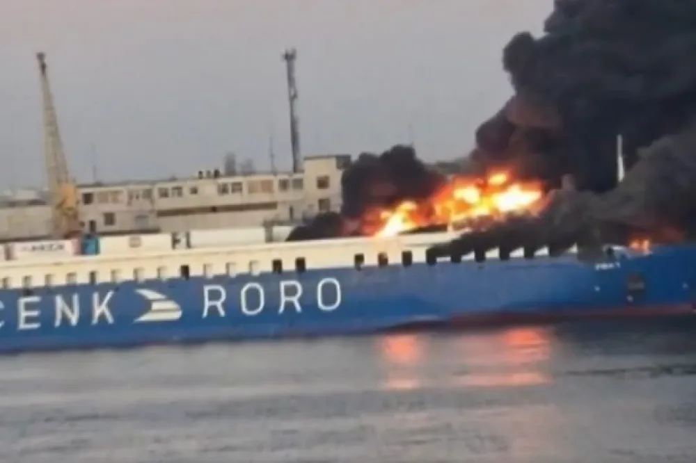 Odessa limanında bir Türk kargo gemisi füze saldırısına uğradı