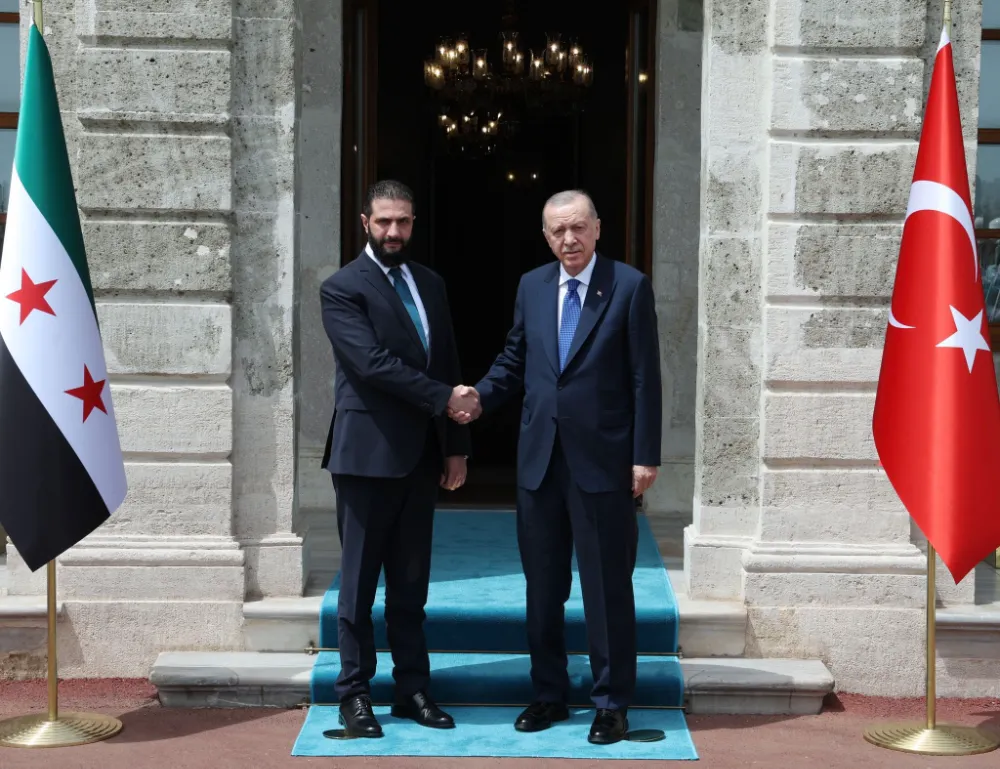 Erdoğan ile Suriye Lideri Şara Dolmabahçe’de Tarihi Zirvede Buluştu