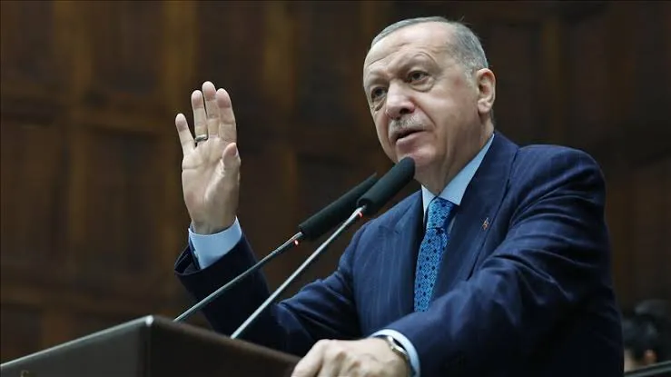 CUMHURBAŞKANI ERDOĞAN’DAN SERT TEPKİ: “BU, MİZAH KİSVESİ ALTINDA ALÇAKÇA BİR PROVOKASYONDUR”
