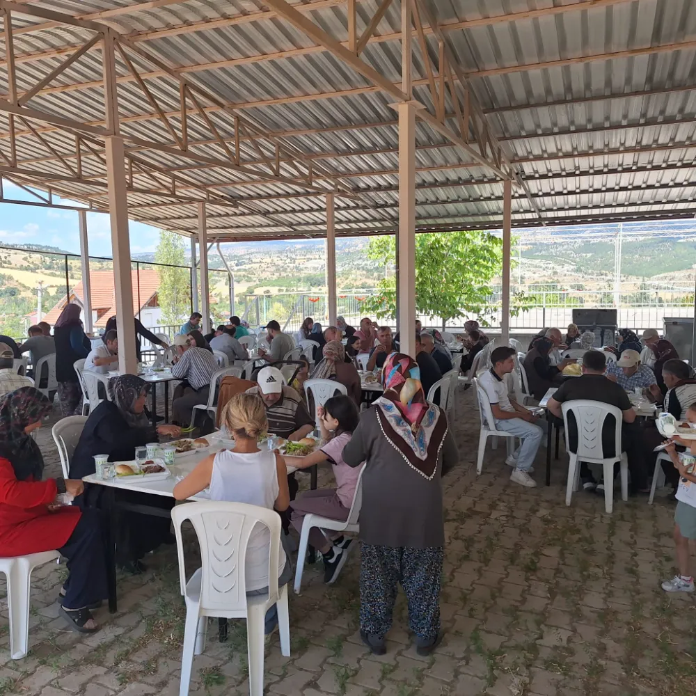 Kütahya’da gelenek yaşatıldı: Akçaalan Mahallesi’nde adak buluşması